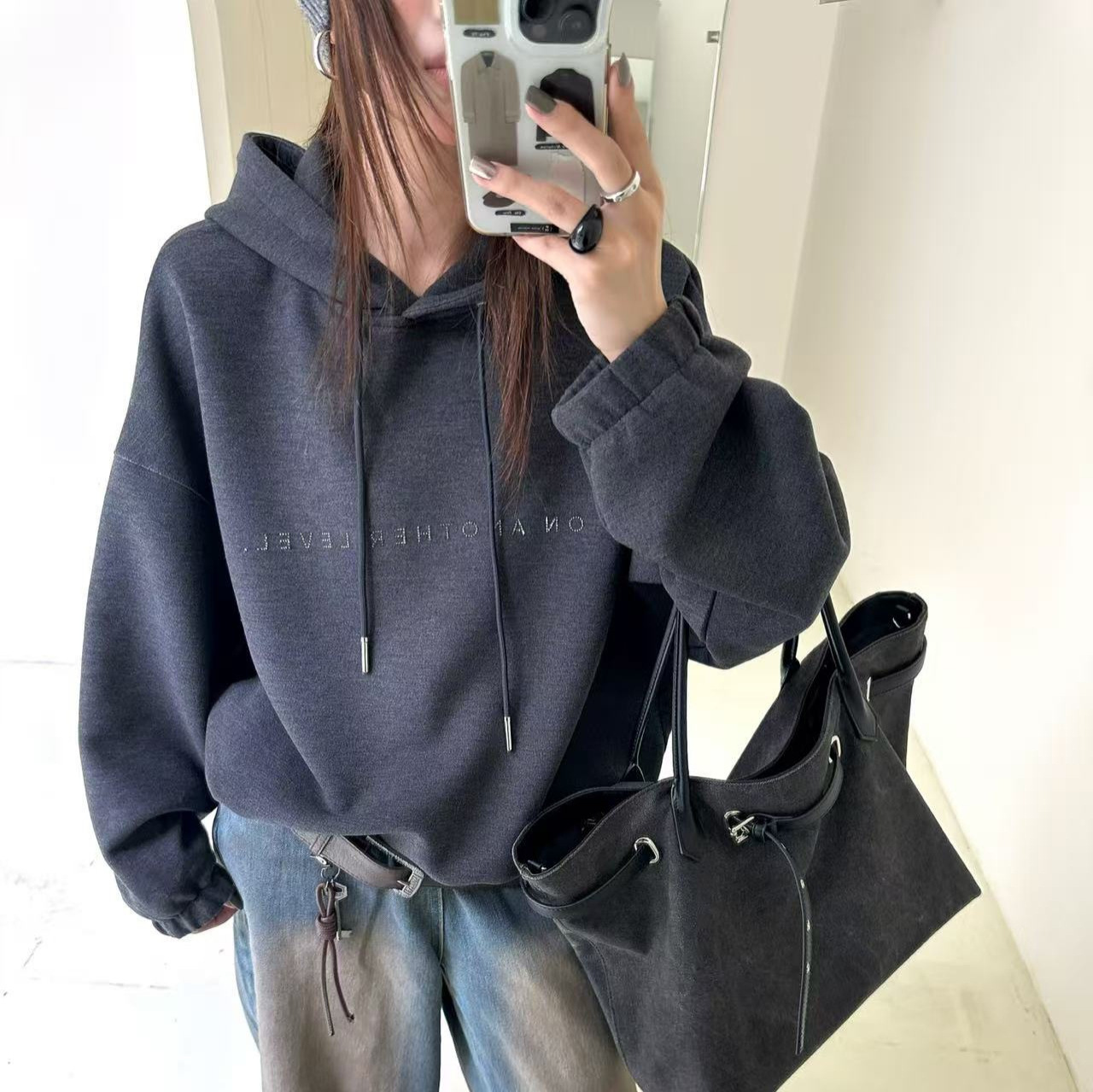 ZW秋上新 美式复古烫钻连帽宽松卫衣女百搭帽衫外套(含2%羊毛)