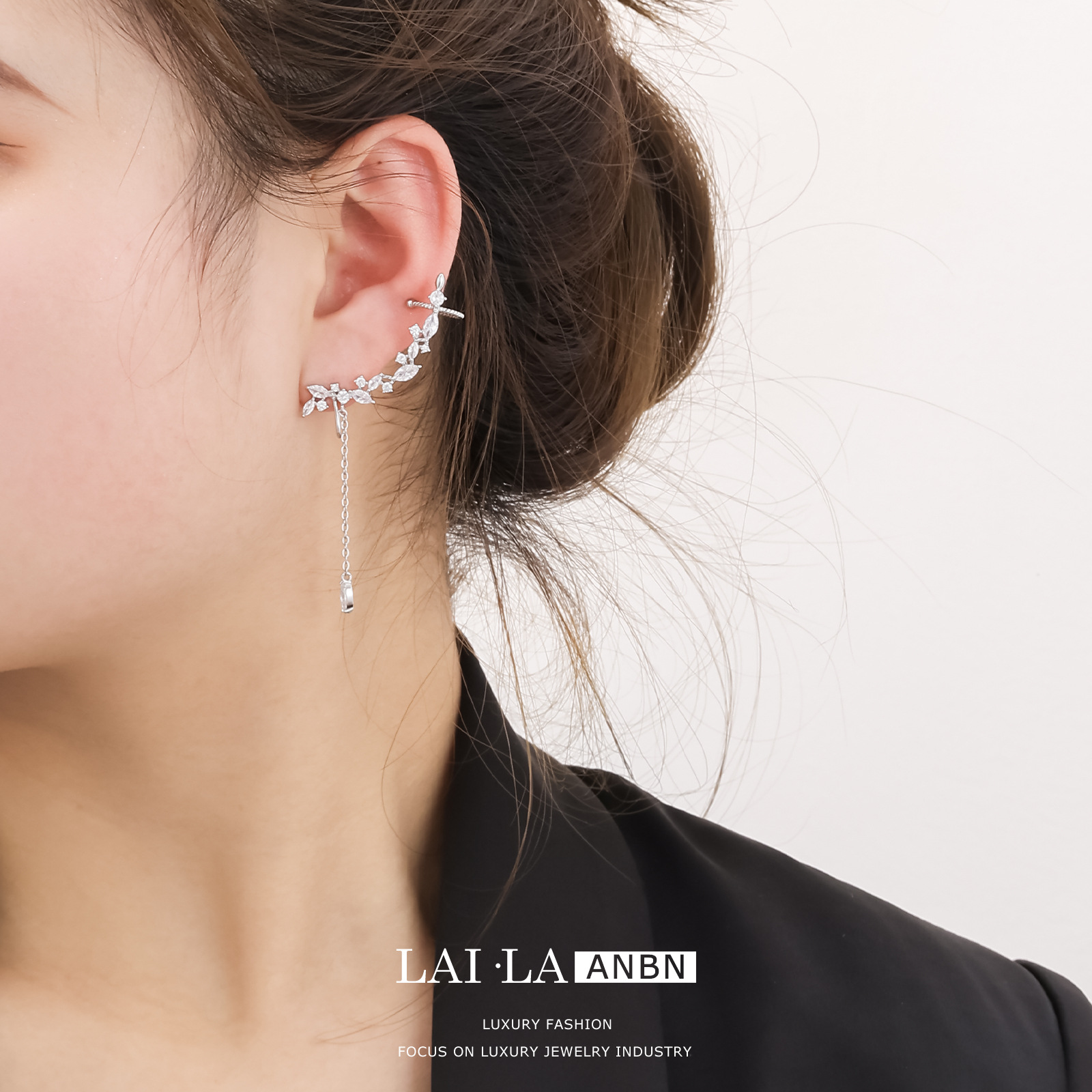 Mosquito bobina oreja clip hembra sin oreja clip de hueso de oreja de alto grado nicho diseño pendientes S925 pendientes de aguja de plata al por mayor