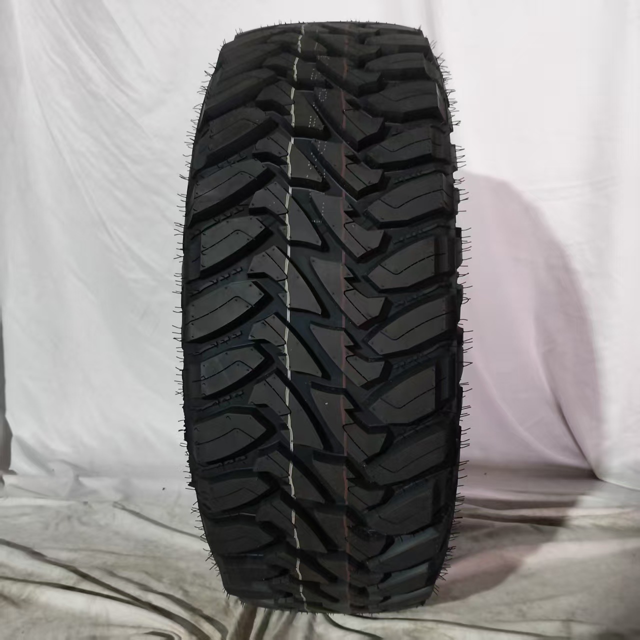Car Tire Model Lt265/65R17, Brand New Genuine Product, Wear-Resistant, Durable, and Durable in Terms of Performance