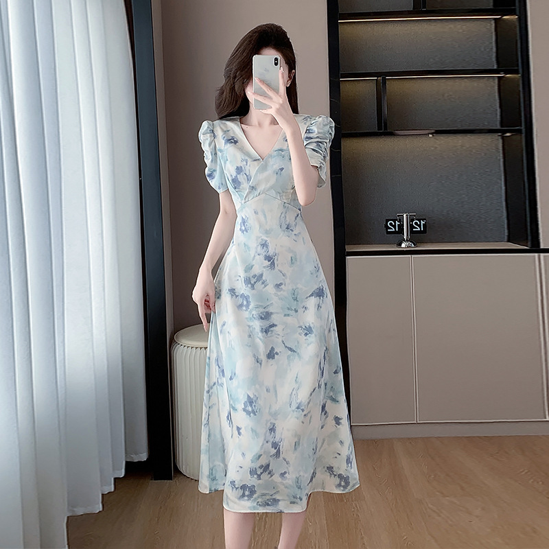 French Jacquard bubble sleeve dress 2024 summer new socialite V collar color dress a generation of women