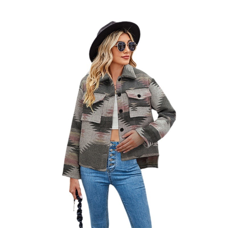 Kurtka luźna jesienno-zimowa z geometrycznym wzorem i klapami, wełniana, damska_voghion.com
