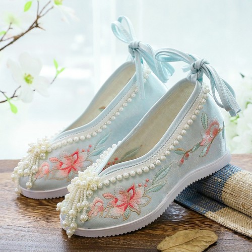 Antique hanfu higher shoes embroidered shoes Chinese wind dance shoes cloth shoes with hanfu shoes