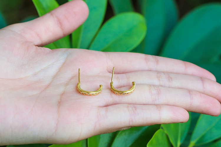 Korean Irregular Zircon C-shaped Copper Earrings display picture 3