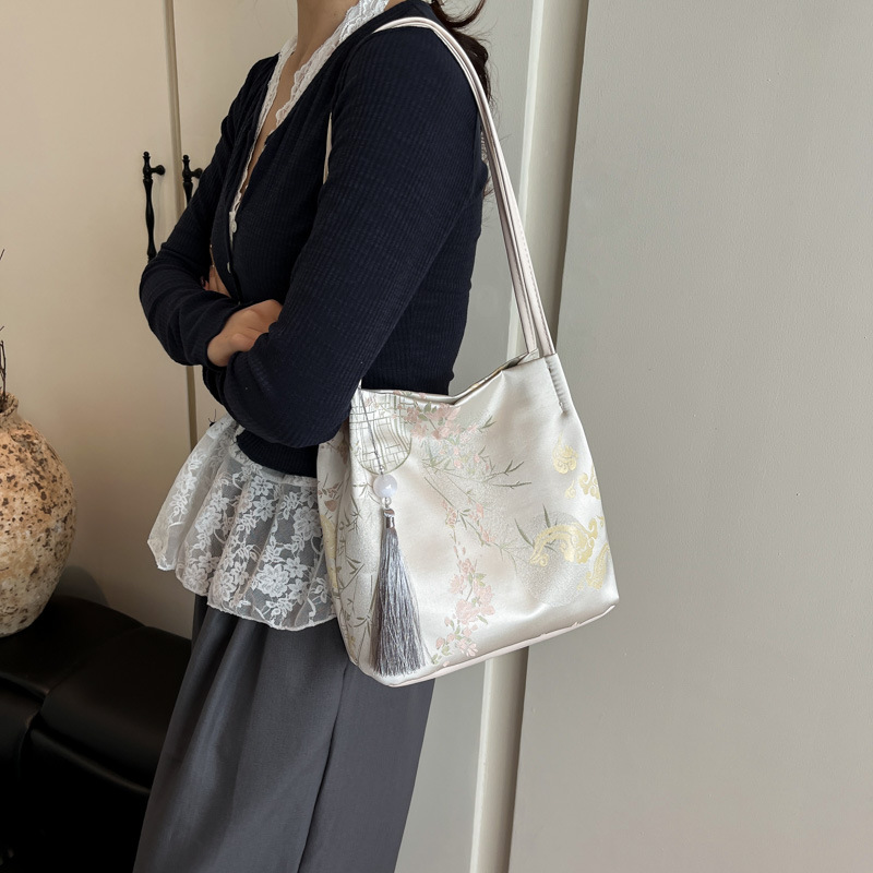 Chinese Style Embroidered For Women 2025 New Large Capacity Commuter Shoulder Handheld Tote Bucket Bag_voghion.com