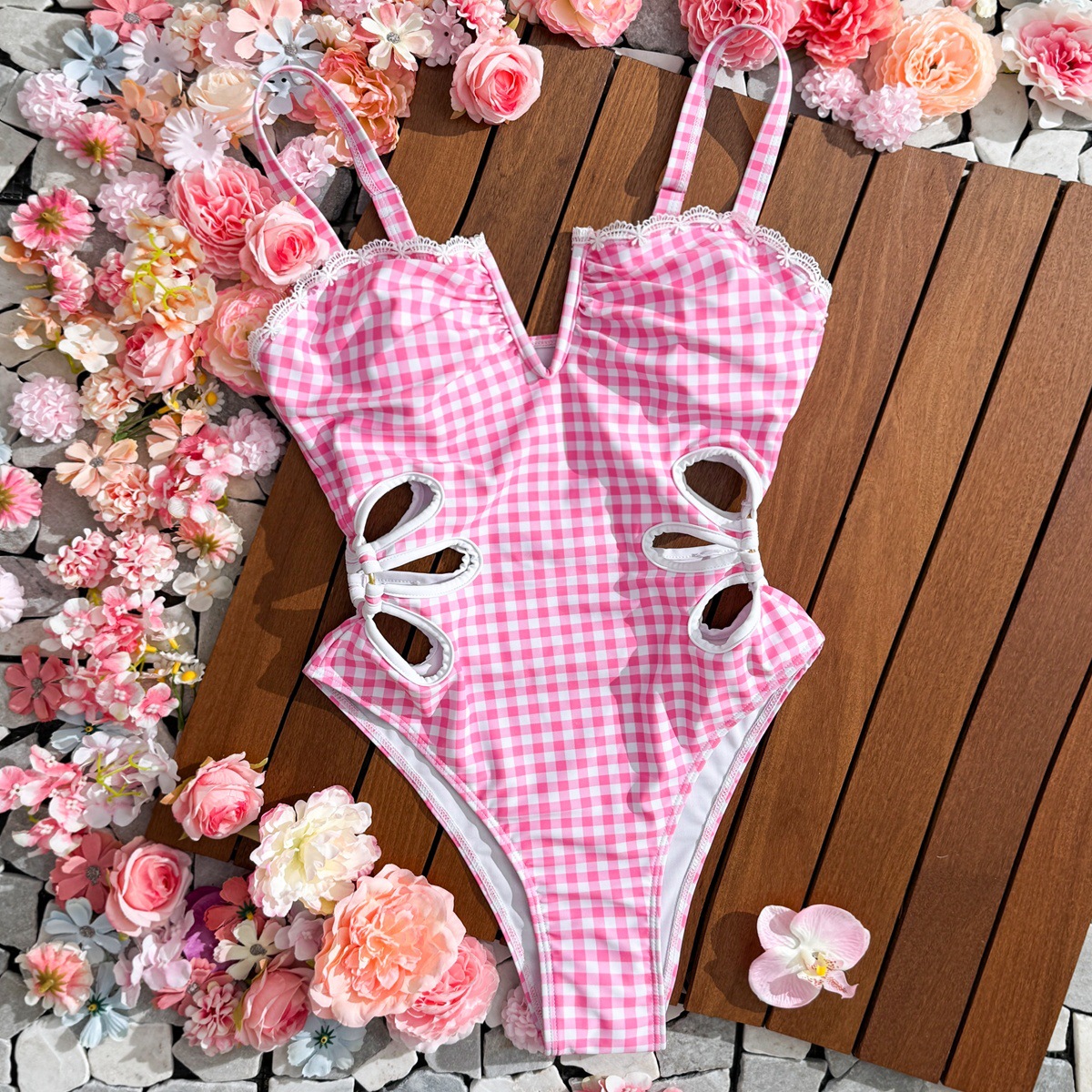 2024 New Style Fresh Plaid Girl Slim Waist Hollow Slimming Strap Cross-Border One-Piece Triangle Swimsuit