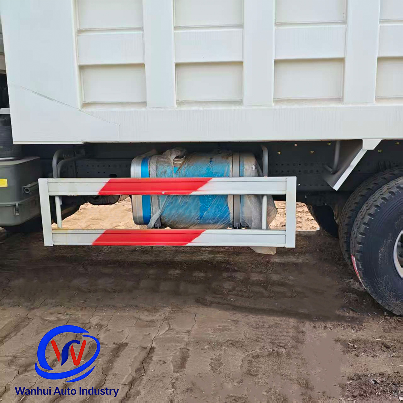 Rear-Turning Dump Truck Howo6*4 for Coal and Sand Transport 8.5m Rear-Turning Dump Truck with Hydraulic Rear Dumping