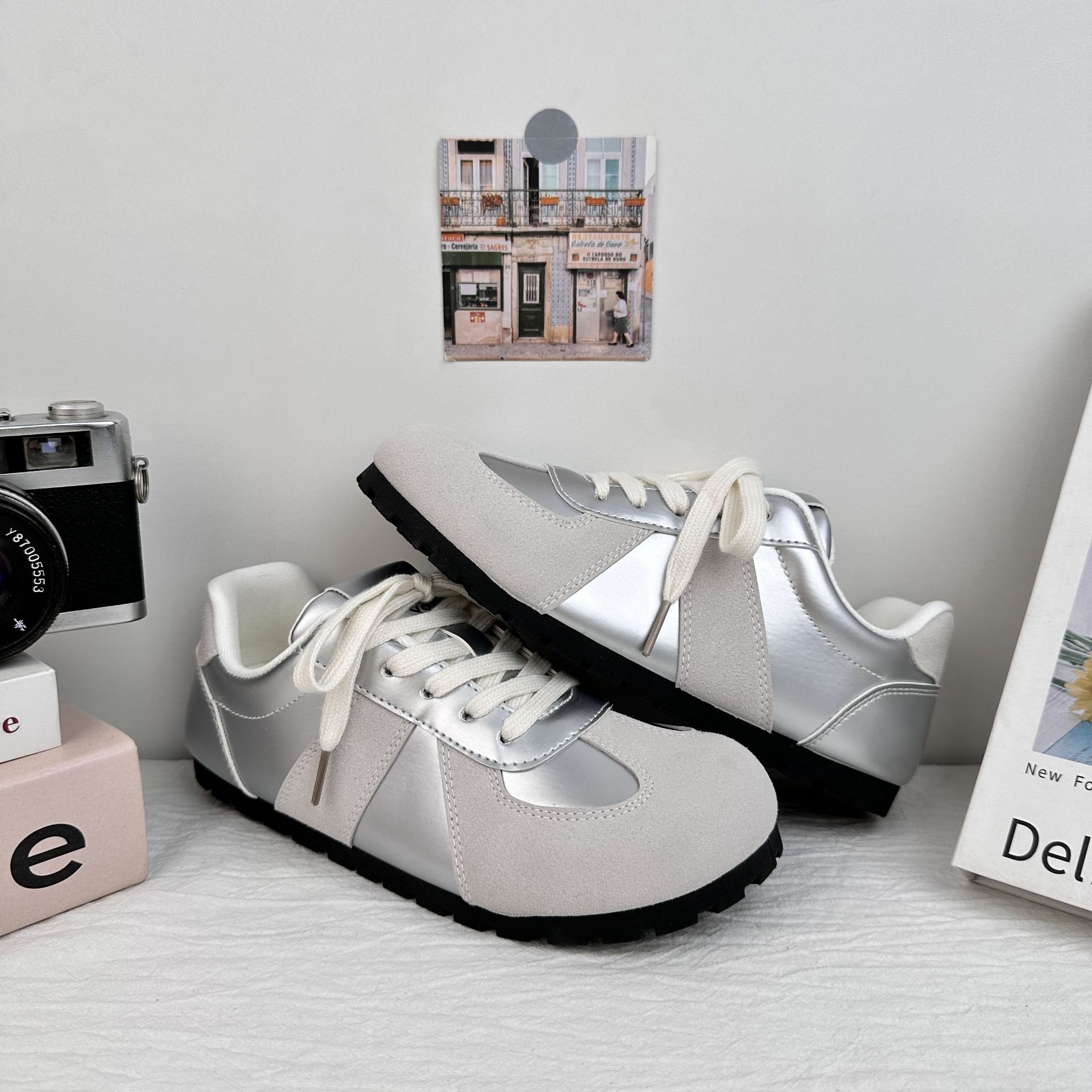 YUANBO explosión de zapatos de mujer de entrenamiento de verano 2025 nuevos zapatos casuales de nicho ligeros transpirables zapatos de moda pequeños zapatos blancos