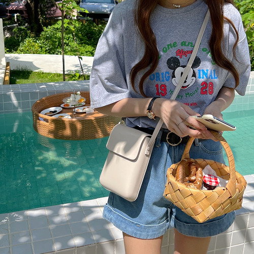 2024 niche versatile vertical style Japanese and Korean coin mobile phone bag simple box bag retro men's and women's texture crossbody small bag