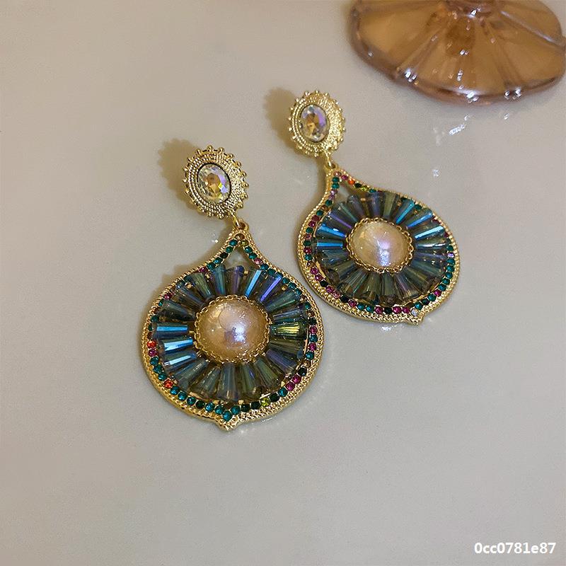 12g Weight Artificial Diamond, Crystal Inlay Material Earrings Classification 1 Pair Quantity Holiday, Daily Occasion Artificial Crystal Material Gold Plated Plating Heart Shape, Flower Pattern Women's Gender Plating, Inlay Design Sweet Style 1 Pair Sweet Heart Shape Flower Plating Inlay Artificial Crystal Artificial Diamond Crystal Gold Plated Earrings 13