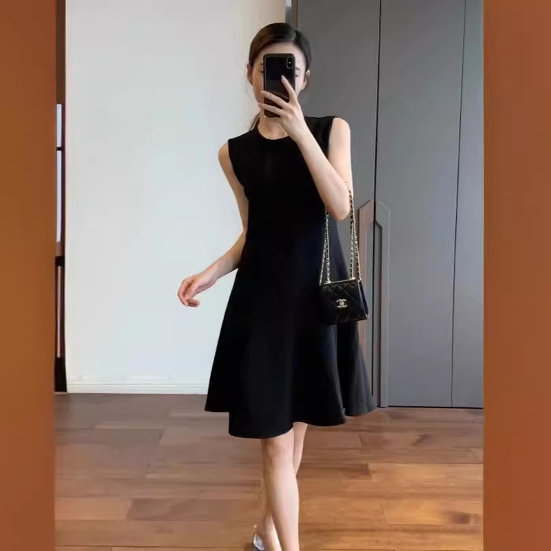 High-end Elegant Little Black Dress Sleeveless Stereo Cut Waist Slimming Look Mid-length Dress for Women Summer