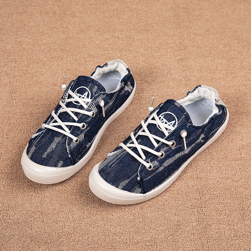 Large size women's shoes, small white shoes, women's new spring and summer thin breathable shoes, casual all-matching skate shoes, canvas shoes, women