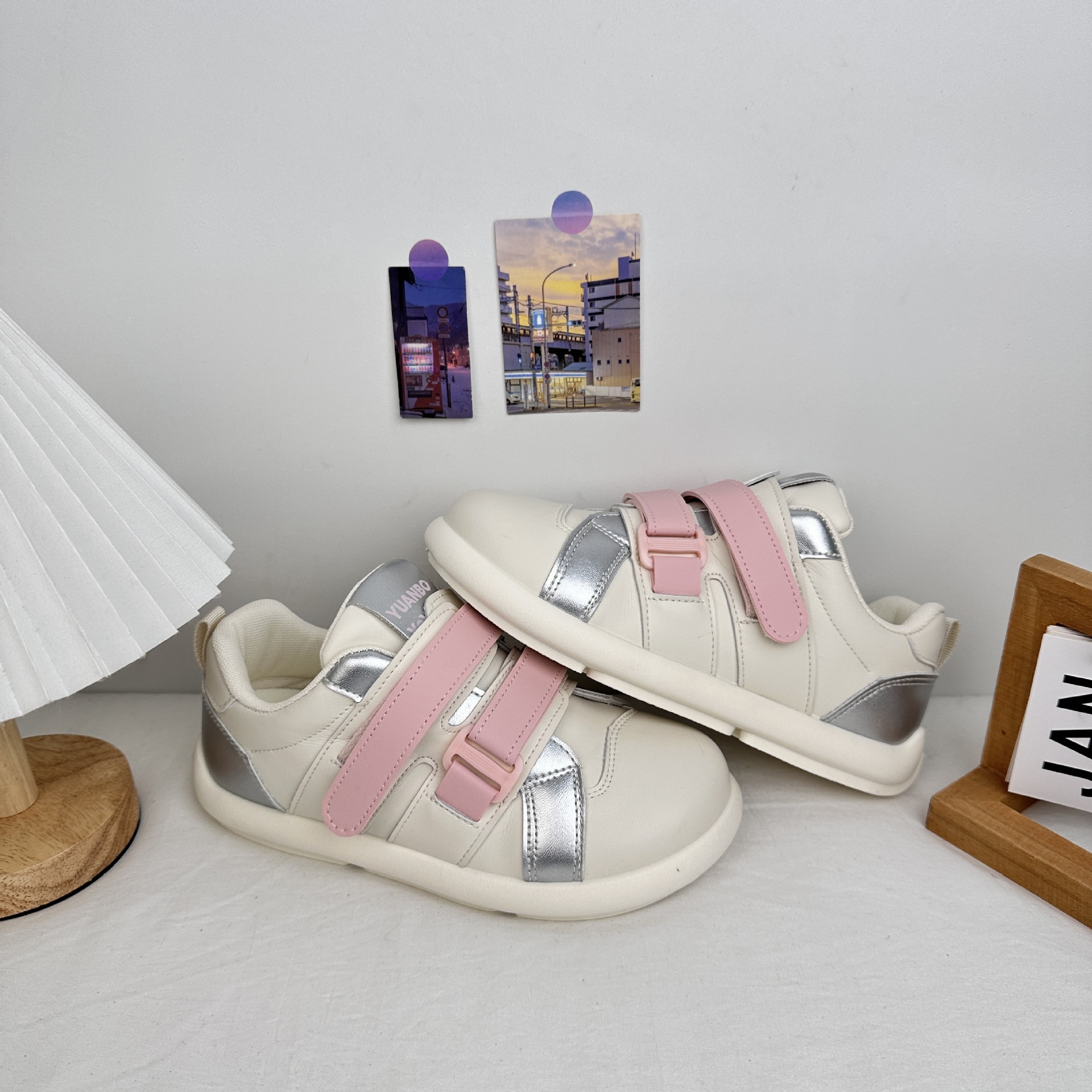 Yuanbo Low-top Velcro Forrest Gump Shoes Estudiante 2025 primavera nuevas zapatillas de deporte de todo fósforo zapatos de lona coreanos cabello de moda