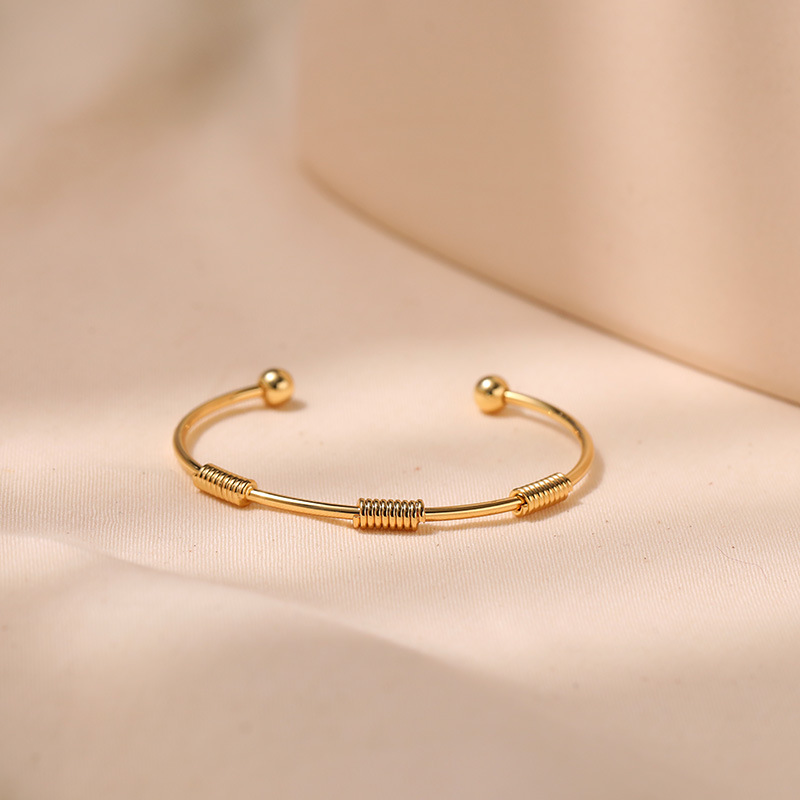 1 Piece Quantity Shopping Occasion Lady C Shape Brass 18k Gold Plated Bangle In Bulk