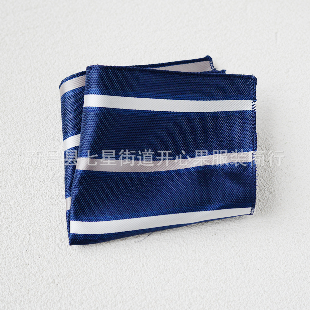 Traje de hombre pequeña bufanda cuadrada fábrica al por mayor moda poliéster accesorios de moda Vintage bordado patrón Toalla de bolsillo ropa de hombre