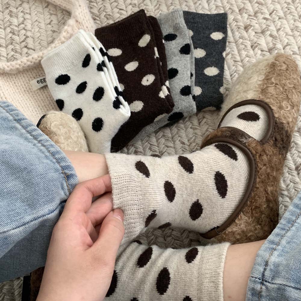 Women's Casual Simple Style Polka Dots Wool Jacquard Crew Socks A Pair display picture 4