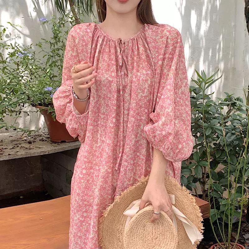 Autumn elegant long dress with a round collar