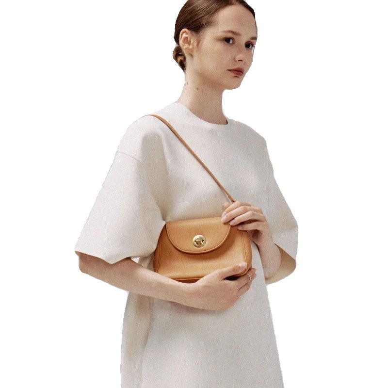 Túi đeo chéo nữ da vân cá sấu phong cách mới, kiểu gối ôm sát nách, kích thước 19×7.5×14 cm — sữa cam