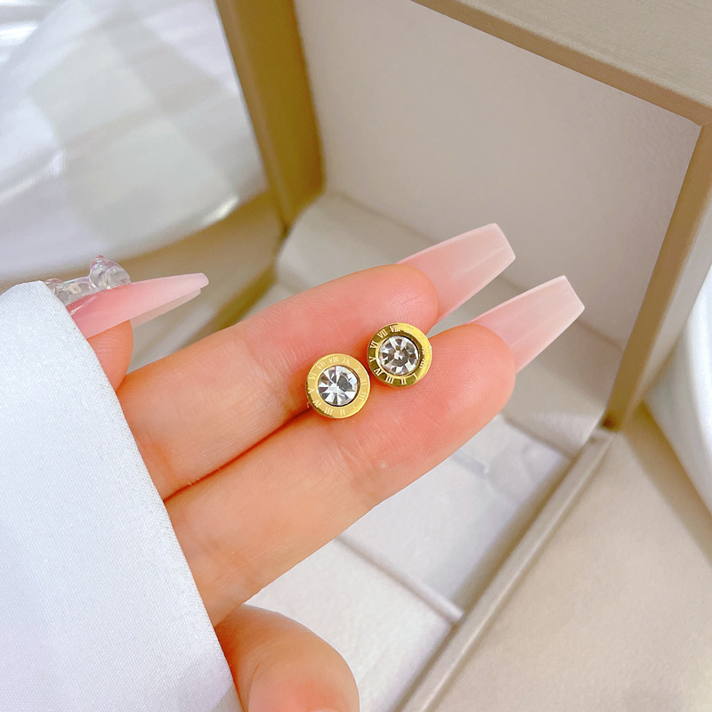 1 Paire Style Simple Rond Numéro Placage Incruster Acier Au Titane Zircon Boucles D'oreilles display picture 2