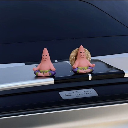 Patrick Star straw hat meditation figurine creative trendy toy car and desktop decoration gift Patrick Star straw hat meditation figurine creative trendy toy car and desktop decoration gift