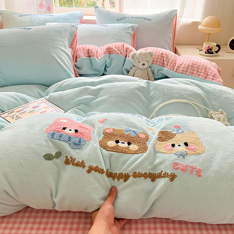 Una clase de toalla bordada de lana de leche de cuatro piezas de invierno engrosado colcha de franela cubierta de sábanas dormitorio de estudiantes de tres piezas de set 4
