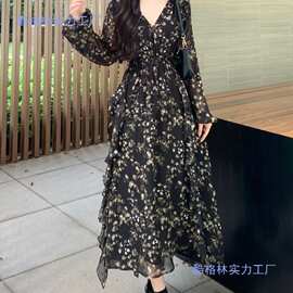大码长袖赫本风黑色碎花连衣裙春季新款胖mm高腰遮胯复古长裙子女