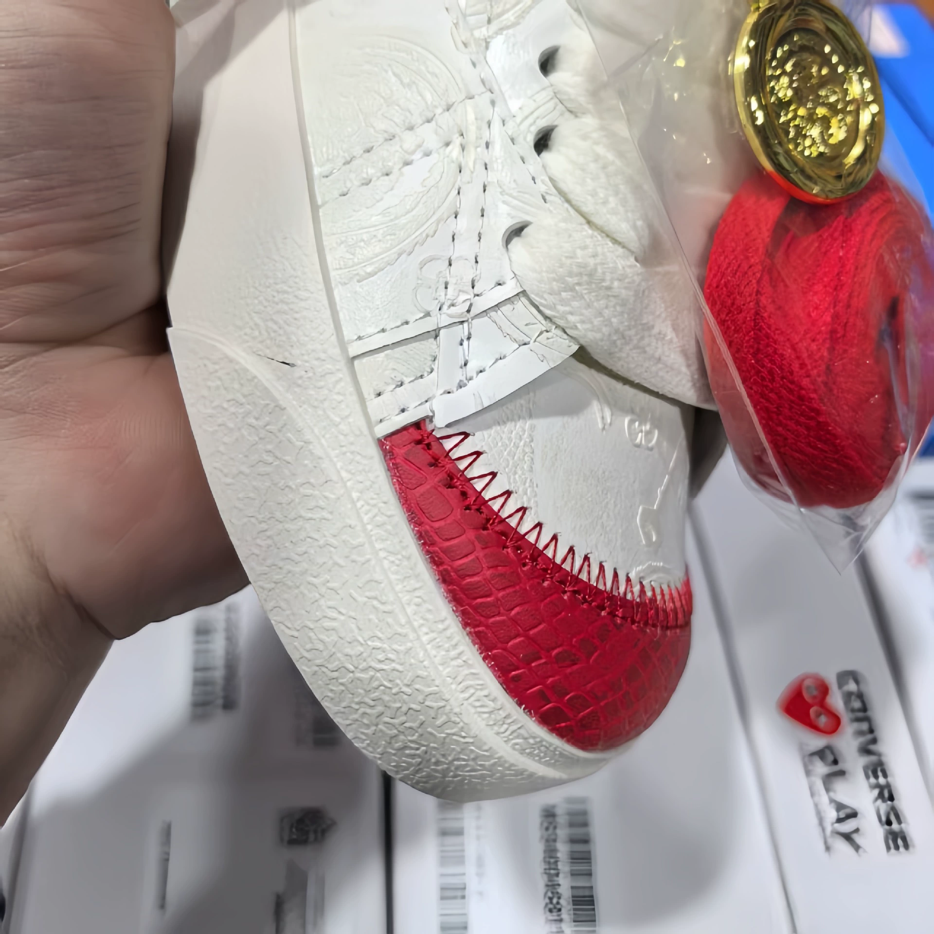 Sports shoes for leisure, footwear, sneakers, nail sequins, genuine leather