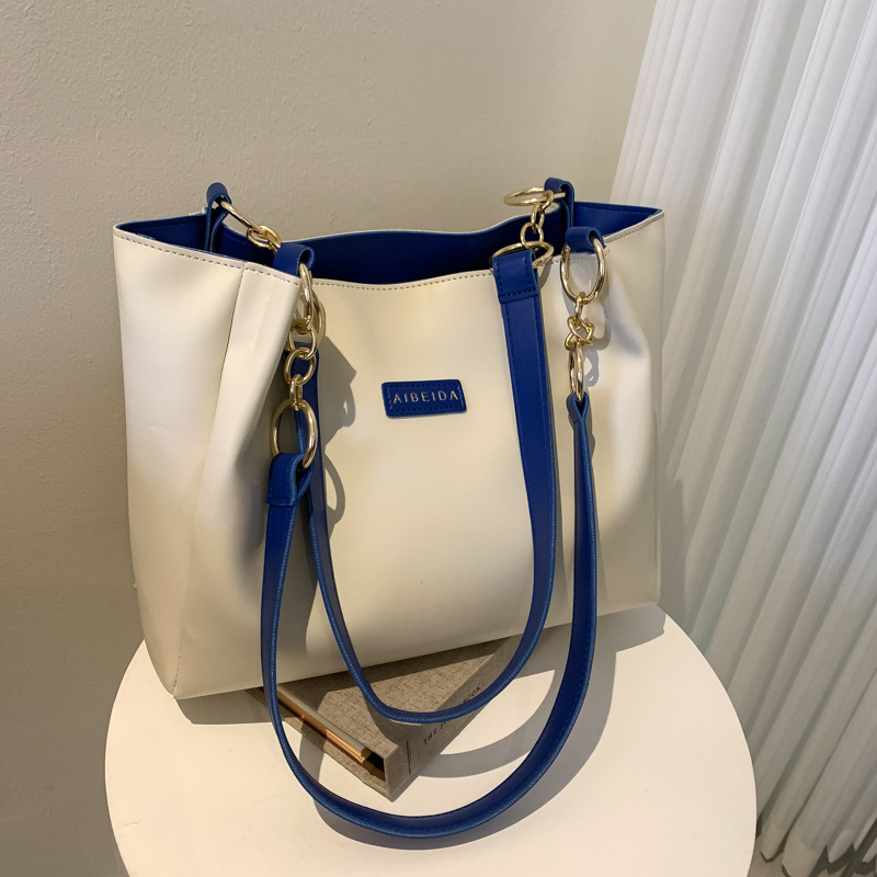 Bolsa de gran capacidad para mujeres 2025, nueva moda de otoño y invierno, bolso de hombro de mujer, sensación de alto nivel, bolso de viaje de clase para estudiantes image 12
