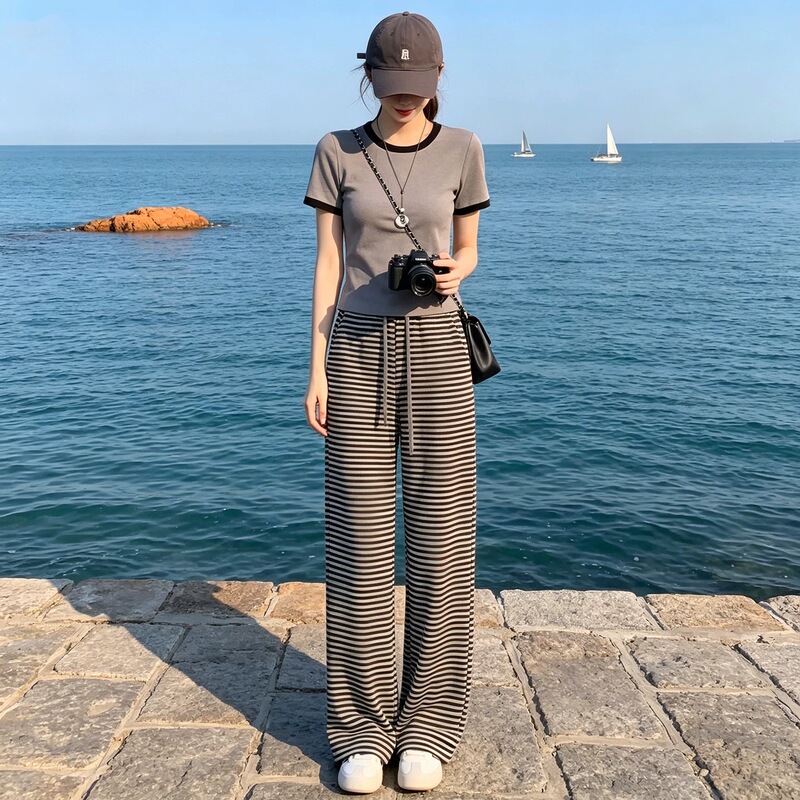 2026 New Summer Casual Suit for Women, Slimming and Age-Reducing, Slim-Fit Sportswear, Short-Sleeved Striped Wide-Leg Pants Two-Piece Set 2026 New Summer Casual Suit for Women, Slimming and Age-Reducing, Slim-Fit Sportswear, Short-Sleeved Striped Wide-Leg Pants Two-Piece Set