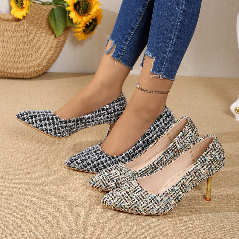 2024 Winter New 35-42 plus size Pointed Shallow Stiletto Heel High-heeled Women's Shoes All-match Commuter High-heeled Shoes