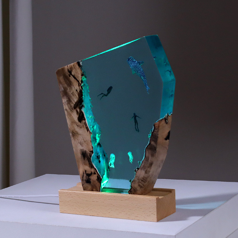 Ocean Cave Diver Home Desktop Decoration Creative Art Lamp Holder Solid Wood Resin Nightlight Gift Jewelry