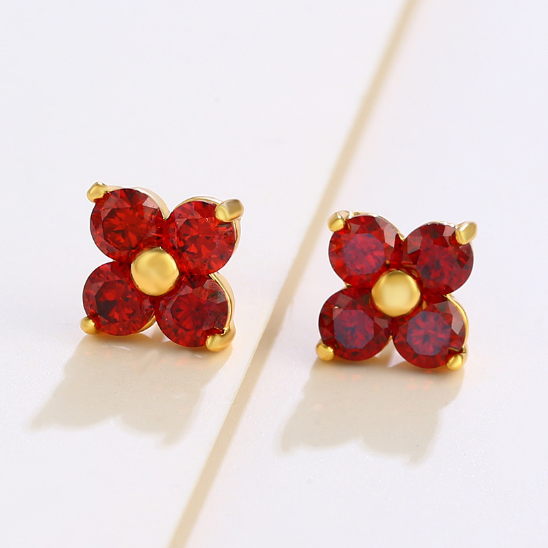 Xuping joyería de cuatro hojas gemas flores rojas pernos de orejas para mujeres coreanas pequeñas frescas de arroz dulce joyería de orejas compacta al por mayor