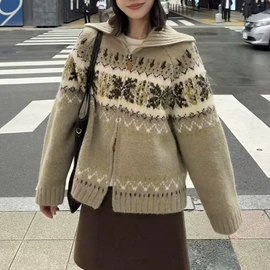 女式羊毛衫;女式毛呢外套;连衣裙