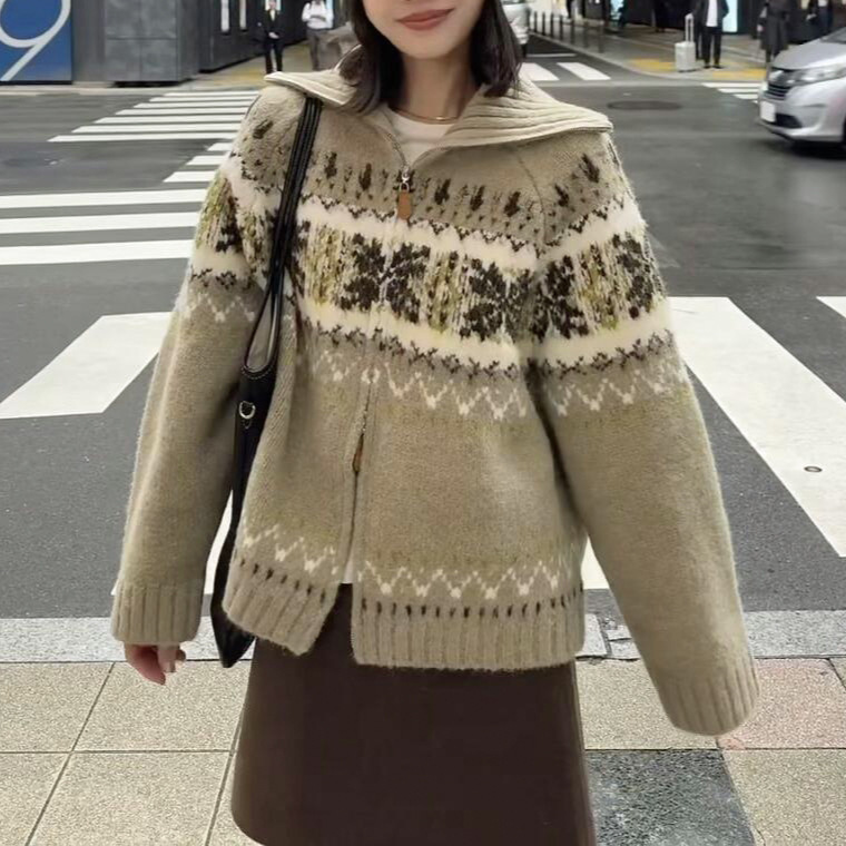 Sw Sheep Wool Blend Fair Isle Color-Blocked Lapel Knitted Cardigan for Women 26 Winter New Style Zipper Sweater S4My064