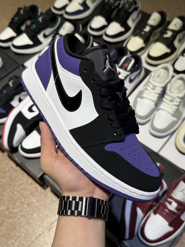 Jordan 1 low-top basketball shoes, AJ1 black and white panda design, black and red toe, shadow gray, unisex athletic shoes, skate shoes Jordan 1 low-top basketball shoes, AJ1 black and white panda design, black and red toe, shadow gray, unisex athletic shoes, skate shoes