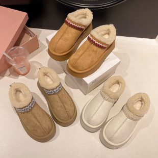 �ɸ����װ��^����ЬŮ2026�궬���¿������L����һ�_��ѩ��ѥŮ