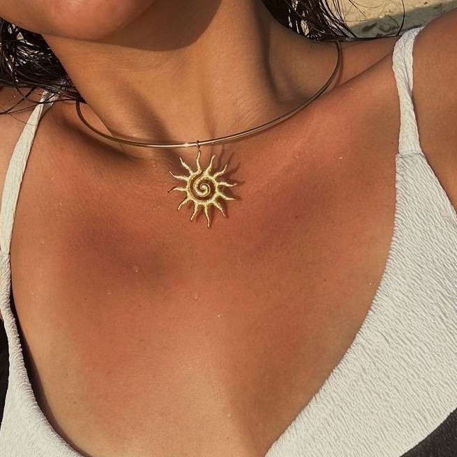 European and American Ins Personality Popular Sweet Cool Hot Girl Sunflower Pendant Necklace Advanced Sense Metallic Collar Necklace