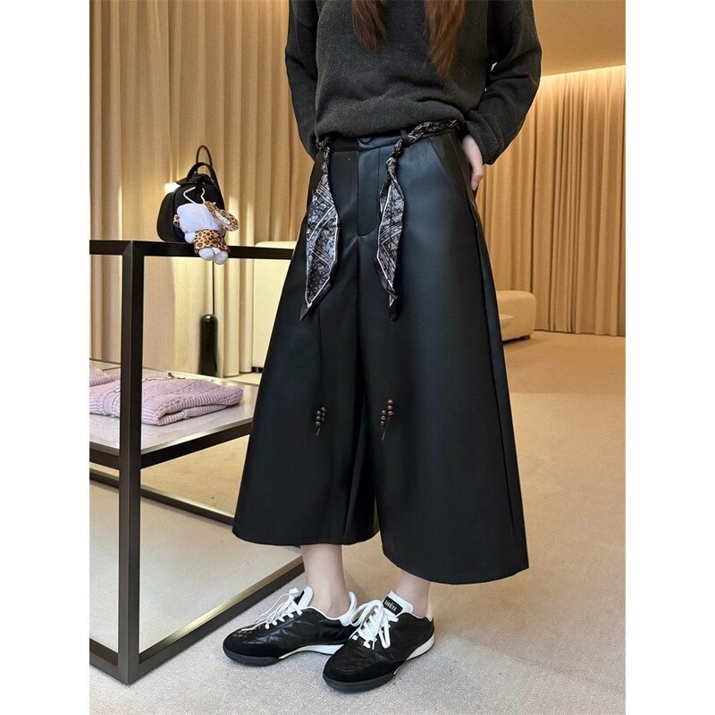 Real Shot~New Autumn and Winter Black Pu Leather Cropped Pants for Women, High-Waisted, Loose Fit, Drapey Straight Wide-Leg Pants 89906 Real Shot~New Autumn and Winter Black Pu Leather Cropped Pants for Women, High-Waisted, Loose Fit, Drapey Straight Wide-Leg Pants 89906