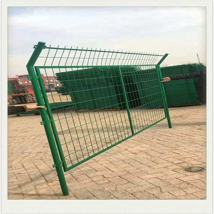 Производители непосредственно поставляют сетку ограждения из проволоки для автомобильных дорог и железных дорог