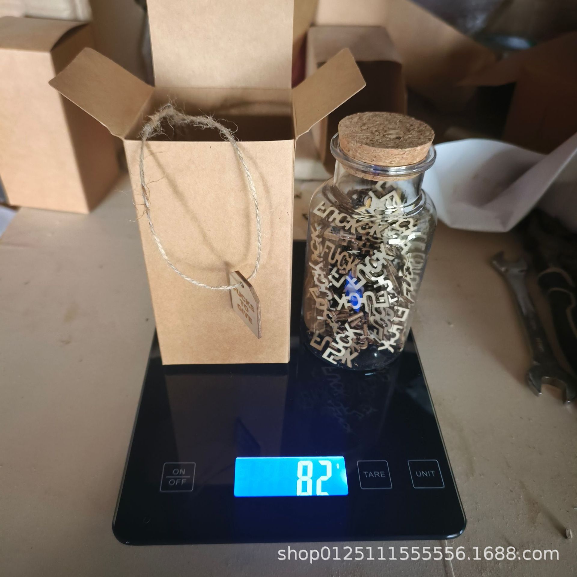 JarofFucksHugstoGive - Piezas de Madera con Forma de Letras para Desahogarse, Bromas de Cumpleaños, Alivio del Estrés de Fábrica, Disponibles en Existencias image 11
