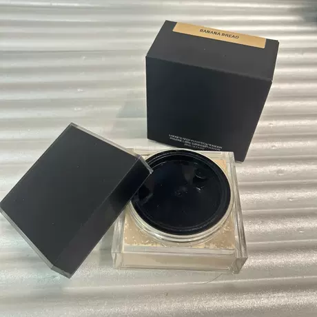 Old huda loose powder/banana bread