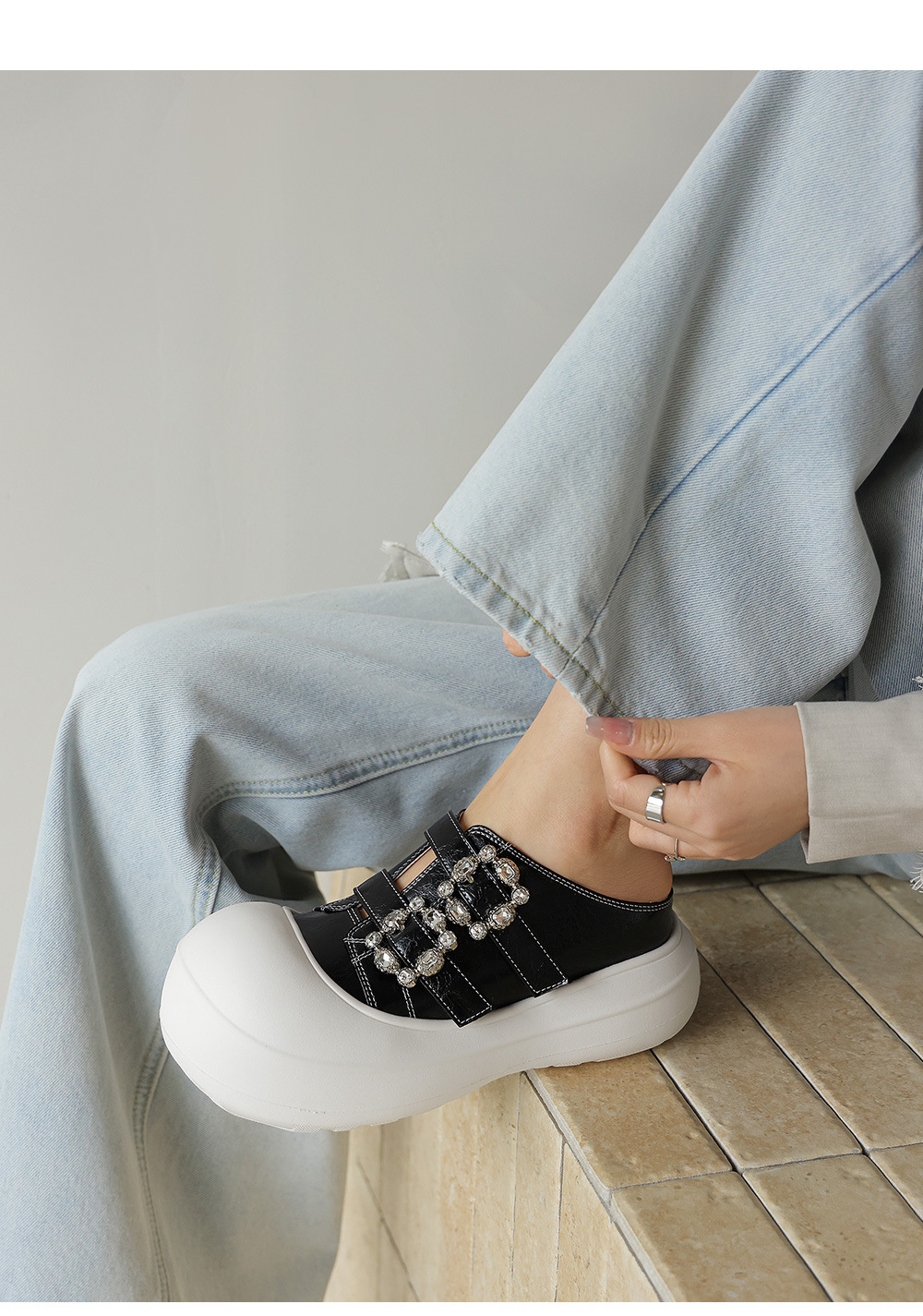 Sandal nữ đế xuồng cao 5 cm mũi vuông đính đá pha lê — màu đen, bạc chi tiết 22