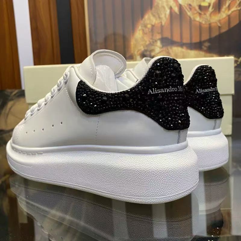 Mcqueen Thick-Soled White Shoes for Women 2025 Autum New Casual Versatile Platform Shoes Genuine Leather Couple Height-Increasing Sneakers for Men Mcqueen Thick-Soled White Shoes for Women 2025 Autum New Casual Versatile Platform Shoes Genuine Leather Couple Height-Increasing Sneakers for Men