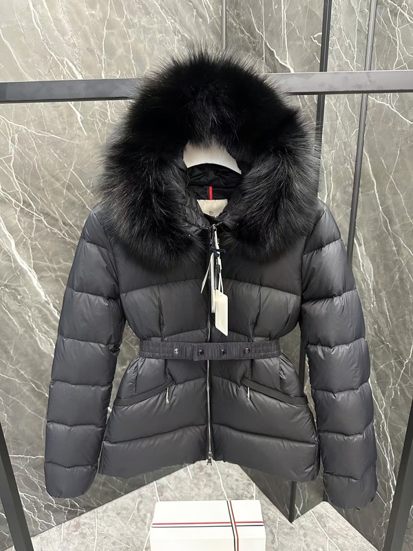 Boed蒙口羽绒服短款狐狸毛女款束腰毛皮饰边Logo徽标外套|undefined