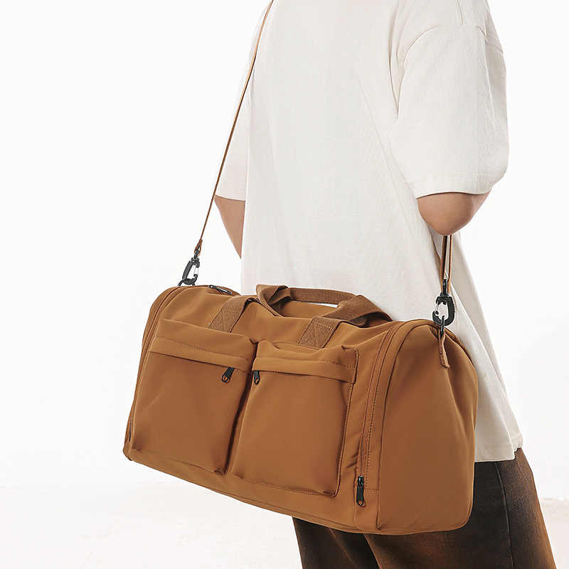 capacious travel bag wet and dry separation