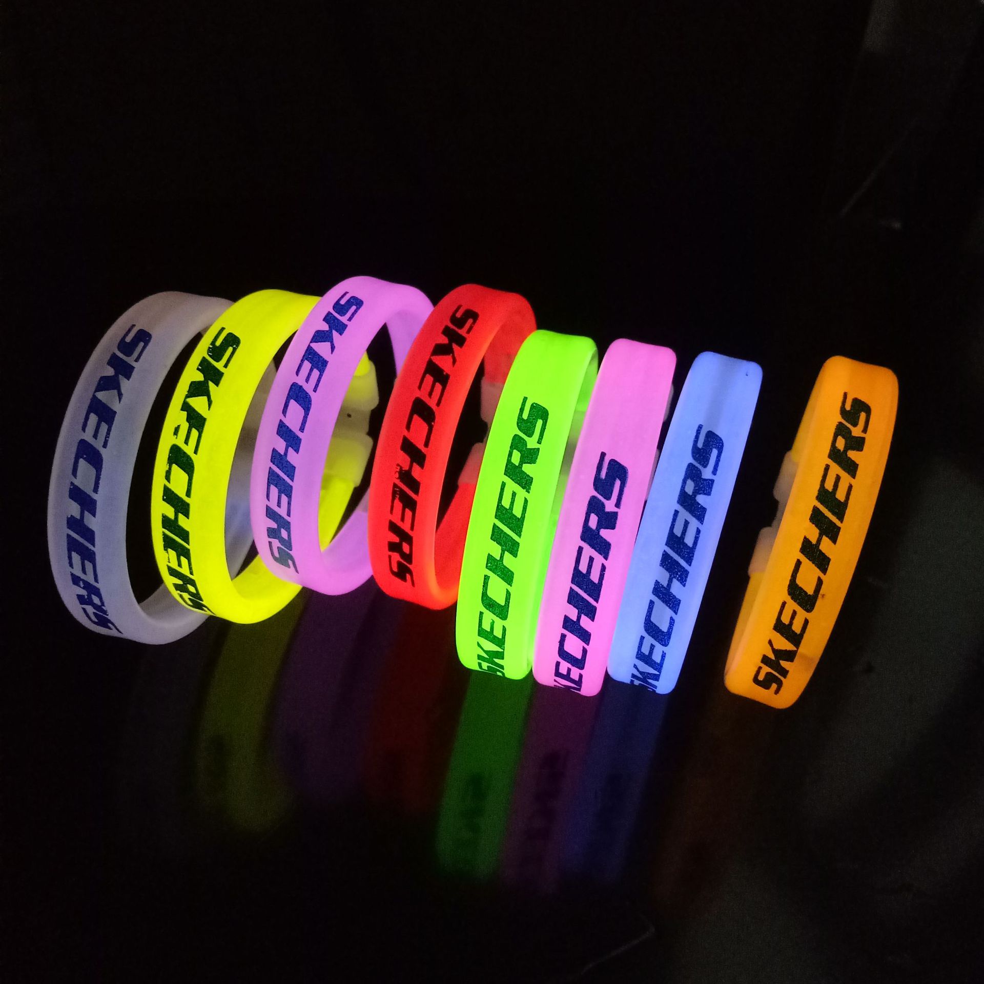 En stock al por mayor triple pulsera fluorescente bola partido desechable líquido triple fluorescente pulsera imprimible LOGO