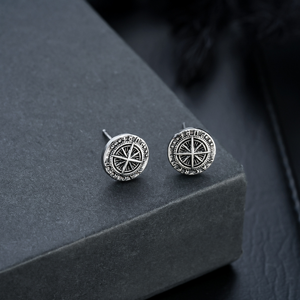 Cool Men’s Stud Earrings. Minimalist Street & Punk Style, Ideal For Casual, Party & Daily Wear. Made Of 316L Stainless Steel, Hypoallergenic, Nickel-_voghion.com