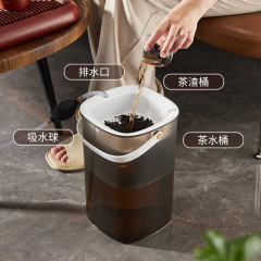 お茶のバケツの廃水のバケツの家庭用のお茶の水は分離してリビングルームにお茶を入れます。