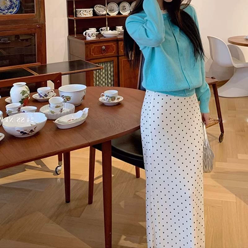 Classic summer white colored long skirt, (Physicals), hip-accented