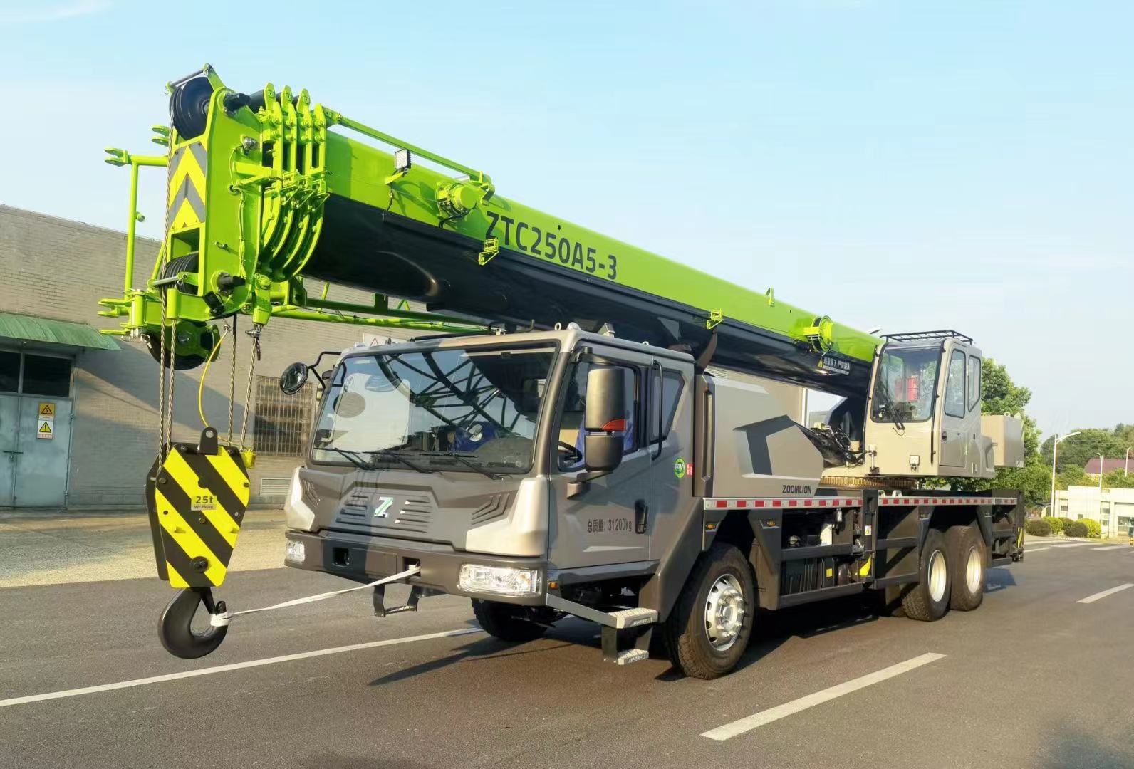外贸出口2020年ZOOMLION50吨70吨80吨100吨150吨200吨起重机