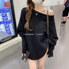 灰色蝙蝠袖斜肩一字肩毛衣女秋冬内搭可外穿宽松慵懒风露肩针织衫